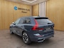 Volvo XC60 2.0 T6 Plug-in hybrid AWD Ultra Dark | Luchtvering | Trekhaak | Harman Kardon | Panoramadak | Stoel + Stuur Verwarming | 360 Camera |