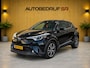 Toyota C-HR / C-HR+ 1.8 Hybrid Dynamic Cruise! Line Assist! Acc! Camera! Stoelverwarming! Navi! Dab! Airco! Automaat! Mistlampen!