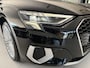 Audi A3 Sportback 30 TFSI Advanced edition automaat Airco - Apple carplay - Cruise control - Navigatie - Parkeersensor achter - Draadloze telefoonlader - Led verlichting - Radio - Start/stop systeem - Stuur leder - Stuur multifunctioneel - Dakspoiler - Centrale vergrendeling met afstandsbediening