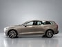 Volvo V60 2.0 B3 163pk mild hybride Momentum Business automaat, Navigatie, Clima controle, Cruise controle, Stoelverwarming, Elek ramen V/A, Pdc V/A, Xenon verlichting, Achteruitrijcamera, Elek achterklep, Nederlandse auto !! Bovag afleverpakket 695,-
