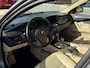 BMW 5-Serie Touring 520i Business Line | Cruise | Navi | Leder | Stoelverwarming + Half elek. | Trekhaak | Bluetooth |