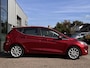 Ford Fiesta 1.0 EcoBoost Titanium 100pk Trekhaak Adaptieve Cruise Camera Verwarmde Voorruit Navi B&O Parkeersensoren Climate 16'' Velgen *Leuk*
