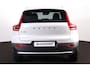 Volvo XC40 T4 Recharge Core Bright - IntelliSafe Assist & Surround - Parkeercamera achter - Verwarmde voorstoelen & stuur - Parkeersensoren voor & achter - Draadloze tel. lader - Extra getint glas - Inklapbare trekhaak - 19' LMV