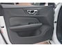 Volvo V60 2.0 B3 R-Design | Navigatie | Sportstoelen | Full LED | Pilot Assist | Camera | NL auto!! |