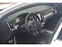 Volvo V60 2.0 B3 R-Design | Navigatie | Sportstoelen | Full LED | Pilot Assist | Camera | NL auto!! |