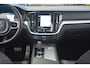 Volvo V60 2.0 B3 R-Design | Navigatie | Sportstoelen | Full LED | Pilot Assist | Camera | NL auto!! |