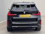 BMW X1 xDrive30e / Dealer onderhouden / Accu SoH 96 % / M-SPORT / 240 KW Plug In / 1.800 kg Elektrische trekhaak / Leder / HUD / Camera 360° / Stuur- & stoelverwarming / Navi / Apple Carplay Android / 18" LM wielen /