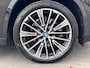 BMW X1 xDrive30e / Dealer onderhouden / Accu SoH 96 % / M-SPORT / 240 KW Plug In / 1.800 kg Elektrische trekhaak / Leder / HUD / Camera 360° / Stuur- & stoelverwarming / Navi / Apple Carplay Android / 18" LM wielen /