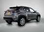 Toyota Yaris Cross 1.5 Hybrid 115 First Edition Comfort Pack | BTW voertuig | Dodehoek detectie | Stoel+stuurverwarming | Parkeersensoren voor+achter | Draadloze telefoonlader | Navigatie | Apple CarPlay/Android Auto |