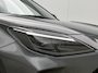 Toyota Yaris Cross 1.5 Hybrid 115 First Edition Comfort Pack | BTW voertuig | Dodehoek detectie | Stoel+stuurverwarming | Parkeersensoren voor+achter | Draadloze telefoonlader | Navigatie | Apple CarPlay/Android Auto |