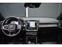 Volvo XC40 T3 Inscription | Panoramisch Schuif-/Kanteldak | Harman Kardon Premium Sound | Elektrisch verstelbare voorstoelen | Memory op bestuurdersstoel | 19 inch Lichtmetalen velgen | Lederen interieur | All Season banden | Parkeercamera Achter | BLIS | Adaptieve Cruise Control | Climate Control | Stoel-/ Stuurwielverwarming | Elektrische kofferklep |