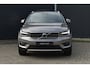 Volvo XC40 T3 Inscription | Panoramisch Schuif-/Kanteldak | Harman Kardon Premium Sound | Elektrisch verstelbare voorstoelen | Memory op bestuurdersstoel | 19 inch Lichtmetalen velgen | Lederen interieur | All Season banden | Parkeercamera Achter | BLIS | Adaptieve Cruise Control | Climate Control | Stoel-/ Stuurwielverwarming | Elektrische kofferklep |