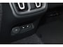 Volvo XC40 T3 Inscription | Panoramisch Schuif-/Kanteldak | Harman Kardon Premium Sound | Elektrisch verstelbare voorstoelen | Memory op bestuurdersstoel | 19 inch Lichtmetalen velgen | Lederen interieur | All Season banden | Parkeercamera Achter | BLIS | Adaptieve Cruise Control | Climate Control | Stoel-/ Stuurwielverwarming | Elektrische kofferklep |