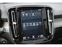 Volvo XC40 T3 Inscription | Panoramisch Schuif-/Kanteldak | Harman Kardon Premium Sound | Elektrisch verstelbare voorstoelen | Memory op bestuurdersstoel | 19 inch Lichtmetalen velgen | Lederen interieur | All Season banden | Parkeercamera Achter | BLIS | Adaptieve Cruise Control | Climate Control | Stoel-/ Stuurwielverwarming | Elektrische kofferklep |