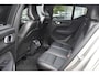 Volvo XC40 T3 Inscription | Panoramisch Schuif-/Kanteldak | Harman Kardon Premium Sound | Elektrisch verstelbare voorstoelen | Memory op bestuurdersstoel | 19 inch Lichtmetalen velgen | Lederen interieur | All Season banden | Parkeercamera Achter | BLIS | Adaptieve Cruise Control | Climate Control | Stoel-/ Stuurwielverwarming | Elektrische kofferklep |