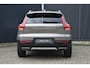 Volvo XC40 T3 Inscription | Panoramisch Schuif-/Kanteldak | Harman Kardon Premium Sound | Elektrisch verstelbare voorstoelen | Memory op bestuurdersstoel | 19 inch Lichtmetalen velgen | Lederen interieur | All Season banden | Parkeercamera Achter | BLIS | Adaptieve Cruise Control | Climate Control | Stoel-/ Stuurwielverwarming | Elektrische kofferklep |