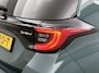 Toyota Yaris 1.5 Hybrid 115 Dynamic Comfort Pack | BTW voertuig | Dodehoek detectie | Stoel+stuurverwarming | Parkeersensoren voor+achter | Draadloze telefoonlader | Navigatie | Apple CarPlay/Android Auto | Buy n Drive!