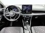 Toyota Yaris 1.5 Hybrid 115 Dynamic Comfort Pack | BTW voertuig | Dodehoek detectie | Stoel+stuurverwarming | Parkeersensoren voor+achter | Draadloze telefoonlader | Navigatie | Apple CarPlay/Android Auto | Buy n Drive!