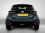 Toyota Yaris 1.5 Hybrid 115 Dynamic Comfort Pack | BTW voertuig | Dodehoek detectie | Stoel+stuurverwarming | Parkeersensoren voor+achter | Draadloze telefoonlader | Navigatie | Apple CarPlay/Android Auto | Buy n Drive!