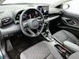 Toyota Yaris 1.5 Hybrid 115 Dynamic Comfort Pack | BTW voertuig | Dodehoek detectie | Stoel+stuurverwarming | Parkeersensoren voor+achter | Draadloze telefoonlader | Navigatie | Apple CarPlay/Android Auto | Buy n Drive!