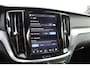 Volvo V60 2.0 T8 Plug-in hybrid AWD Plus Dark | Panoramadak | Trekhaak | Verwarmbare voorstoelen en stuurwiel | Verwarmde achterbank | Head-up display | 360 graden camera | Premium audio by Harman Kardon | Adaptieve cruise control & pilot assist | Volledig elektrisch verstelbare stoelen met geheugen | Apple carplay/Android auto