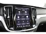 Volvo V60 2.0 T8 Plug-in hybrid AWD Plus Dark | Panoramadak | Trekhaak | Verwarmbare voorstoelen en stuurwiel | Verwarmde achterbank | Head-up display | 360 graden camera | Premium audio by Harman Kardon | Adaptieve cruise control & pilot assist | Volledig elektrisch verstelbare stoelen met geheugen | Apple carplay/Android auto