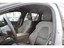 Volvo V60 2.0 T8 Plug-in hybrid AWD Plus Dark | Panoramadak | Trekhaak | Verwarmbare voorstoelen en stuurwiel | Verwarmde achterbank | Head-up display | 360 graden camera | Premium audio by Harman Kardon | Adaptieve cruise control & pilot assist | Volledig elektrisch verstelbare stoelen met geheugen | Apple carplay/Android auto