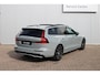 Volvo V60 2.0 T8 Plug-in hybrid AWD Plus Dark | Panoramadak | Trekhaak | Verwarmbare voorstoelen en stuurwiel | Verwarmde achterbank | Head-up display | 360 graden camera | Premium audio by Harman Kardon | Adaptieve cruise control & pilot assist | Volledig elektrisch verstelbare stoelen met geheugen | Apple carplay/Android auto