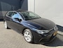 Volkswagen Golf 1.0 TSI Life Airco - Apple carplay - Parkeersensoren - Navigatie - Draadloze telefoonlader - Licht metalen velgen 16 inch - Keyless start - Led verlichting - Radio - Bluetooth - Cruise control - Centrale vergrendeling met afstandsbediening - Start/stop systeem - Stuur leder - Stuur multifunctioneel
