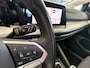 Volkswagen Golf 1.0 TSI Life Airco - Apple carplay - Parkeersensoren - Navigatie - Draadloze telefoonlader - Licht metalen velgen 16 inch - Keyless start - Led verlichting - Radio - Bluetooth - Cruise control - Centrale vergrendeling met afstandsbediening - Start/stop systeem - Stuur leder - Stuur multifunctioneel