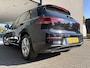 Volkswagen Golf 1.0 TSI Life Airco - Apple carplay - Parkeersensoren - Navigatie - Draadloze telefoonlader - Licht metalen velgen 16 inch - Keyless start - Led verlichting - Radio - Bluetooth - Cruise control - Centrale vergrendeling met afstandsbediening - Start/stop systeem - Stuur leder - Stuur multifunctioneel