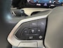 Volkswagen Golf 1.0 TSI Life Airco - Apple carplay - Parkeersensoren - Navigatie - Draadloze telefoonlader - Licht metalen velgen 16 inch - Keyless start - Led verlichting - Radio - Bluetooth - Cruise control - Centrale vergrendeling met afstandsbediening - Start/stop systeem - Stuur leder - Stuur multifunctioneel