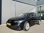 Volkswagen Golf 1.0 TSI Life Airco - Apple carplay - Parkeersensoren - Navigatie - Draadloze telefoonlader - Licht metalen velgen 16 inch - Keyless start - Led verlichting - Radio - Bluetooth - Cruise control - Centrale vergrendeling met afstandsbediening - Start/stop systeem - Stuur leder - Stuur multifunctioneel
