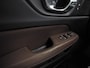 Volvo V60 2.0 T6 Recharge AWD Inscription 340Pk Automaat (SOH 81,4,%, APPLE CARPLAY, HARMAN/KARDON, ZWART HEMEL, BRUIN LEDER, SPORTSTOELEN, STUUR/STOELVERWARMING, KEYLESS, NIEUWSTAAT)