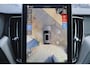 Volvo XC60 T8 Recharge AWD Ultra Black Edition Exec - Luchtvering - Panorama/schuifdak - IntelliSafe Assist & Surround - 360º Camera - Bowers & Wilkins audio - Adaptieve LED koplampen - Verwarmde voorstoelen, stuur & achterbank - Parkeersensoren voor & achter - Elektr. bedienb. voorstoelen met geheugen - Head up display - Draadloze tel. lader - Extra getint glas - Inklapbare trekhaak - 22' LMV