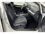 Volkswagen Golf 1.0 eTSI Life Business | Schuif-/kanteldak | Stoelverwarming