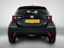 Toyota Yaris 1.5 Hybrid 115 Dynamic Comfort Pack | BTW voertuig | Dodehoek detectie | Stoel+stuurverwarming | Parkeersensoren voor+achter | Draadloze telefoonlader | Navigatie | Apple CarPlay/Android Auto |