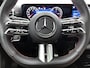 Mercedes-Benz A-klasse 250 e AMG Nightpakket | Panoramadak | Trekhaak | Alarm | Sfeerverlichting | Keyless Go | Stuur en Stoelverwarming | CarPlay | Inclusief 24 maanden Mercedes-Benz Certified garantie voor Europa.