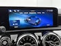 Mercedes-Benz A-klasse 250 e AMG Nightpakket | Panoramadak | Trekhaak | Alarm | Sfeerverlichting | Keyless Go | Stuur en Stoelverwarming | CarPlay | Inclusief 24 maanden Mercedes-Benz Certified garantie voor Europa.