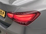 Mercedes-Benz A-klasse 250 e AMG Nightpakket | Panoramadak | Trekhaak | Alarm | Sfeerverlichting | Keyless Go | Stuur en Stoelverwarming | CarPlay | Inclusief 24 maanden Mercedes-Benz Certified garantie voor Europa.