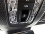 Mercedes-Benz A-klasse 250 e AMG Nightpakket | Panoramadak | Trekhaak | Alarm | Sfeerverlichting | Keyless Go | Stuur en Stoelverwarming | CarPlay | Inclusief 24 maanden Mercedes-Benz Certified garantie voor Europa.