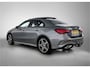 Mercedes-Benz A-klasse 250 e AMG Nightpakket | Panoramadak | Trekhaak | Alarm | Sfeerverlichting | Keyless Go | Stuur en Stoelverwarming | CarPlay | Inclusief 24 maanden Mercedes-Benz Certified garantie voor Europa.