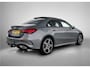 Mercedes-Benz A-klasse 250 e AMG Nightpakket | Panoramadak | Trekhaak | Alarm | Sfeerverlichting | Keyless Go | Stuur en Stoelverwarming | CarPlay | Inclusief 24 maanden Mercedes-Benz Certified garantie voor Europa.