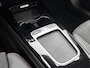 Mercedes-Benz A-klasse 250 e AMG Nightpakket | Panoramadak | Trekhaak | Alarm | Sfeerverlichting | Keyless Go | Stuur en Stoelverwarming | CarPlay | Inclusief 24 maanden Mercedes-Benz Certified garantie voor Europa.