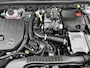 Mercedes-Benz A-klasse 250 e AMG Nightpakket | Panoramadak | Trekhaak | Alarm | Sfeerverlichting | Keyless Go | Stuur en Stoelverwarming | CarPlay | Inclusief 24 maanden Mercedes-Benz Certified garantie voor Europa.