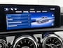 Mercedes-Benz A-klasse 250 e AMG Nightpakket | Panoramadak | Trekhaak | Alarm | Sfeerverlichting | Keyless Go | Stuur en Stoelverwarming | CarPlay | Inclusief 24 maanden Mercedes-Benz Certified garantie voor Europa.