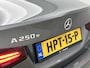 Mercedes-Benz A-klasse 250 e AMG Nightpakket | Panoramadak | Trekhaak | Alarm | Sfeerverlichting | Keyless Go | Stuur en Stoelverwarming | CarPlay | Inclusief 24 maanden Mercedes-Benz Certified garantie voor Europa.
