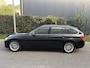 BMW 3-Serie Touring 316i High Executive / AUTOMAAT / NAVI / LEER / CRUISE / TREKHAAK