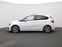 BMW 2-Serie Active Tourer 225xe iPerformance High Executive | WORDT VERWACHT | PANORAMADAK | ELEKTRISCHE STOELEN | ACHTERUITRIJCAMERA | PARKEERSENSOREN | HEAD-UP DISPLAY | CRUISE CONTROL | ELEKTRISCHE ACHTERKLEP |