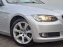 BMW 3-Serie Cabrio 320i Spring Trekhaak Leer Nav/Cruise Xenon Memory Orig.NL Voll.Onderhouden!